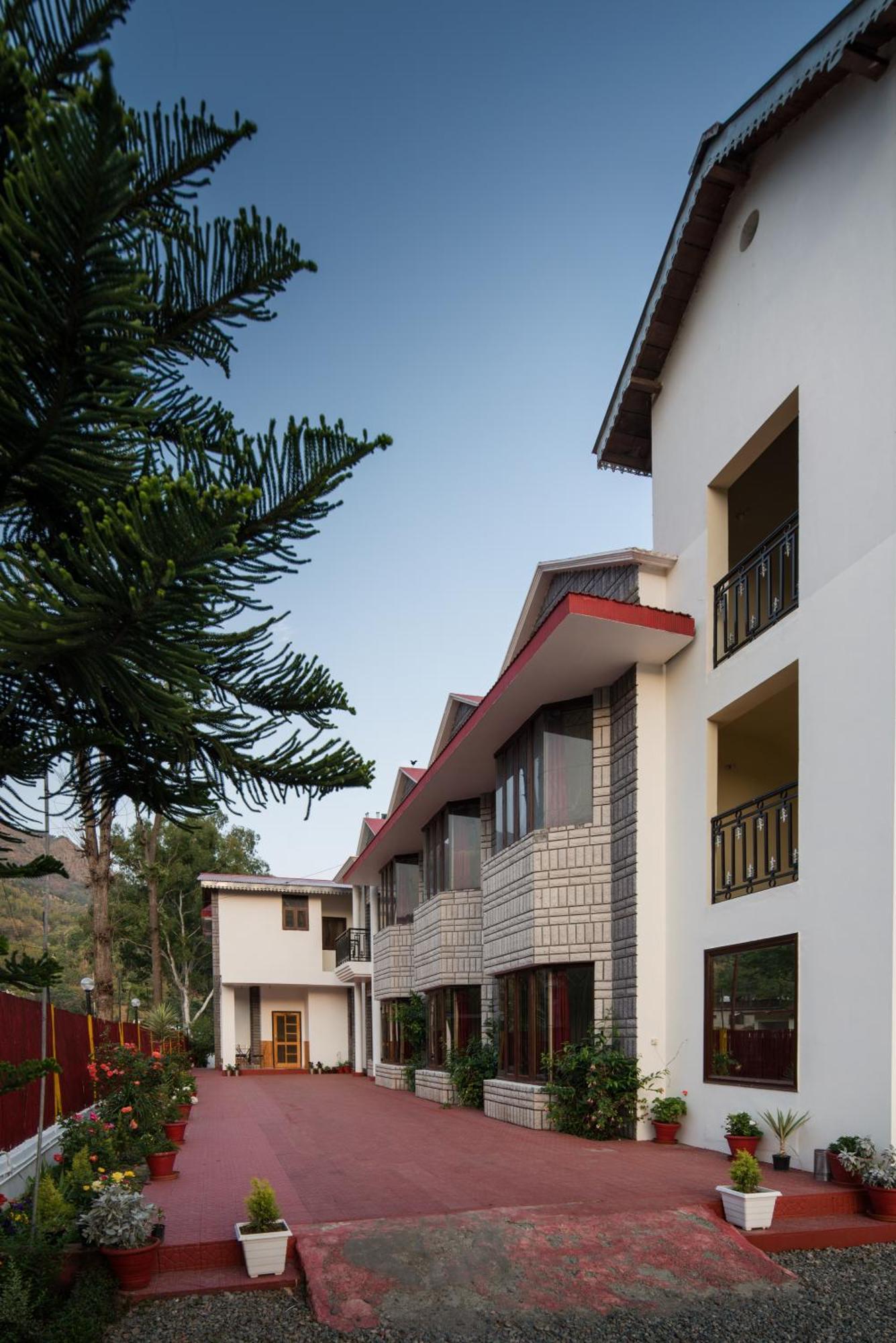 Ivy The Boutique Hotel Near Neem Karoli Temple ناينيتال المظهر الخارجي الصورة